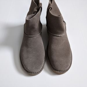Ugg Proforated Ankle Boots (Sz 6)